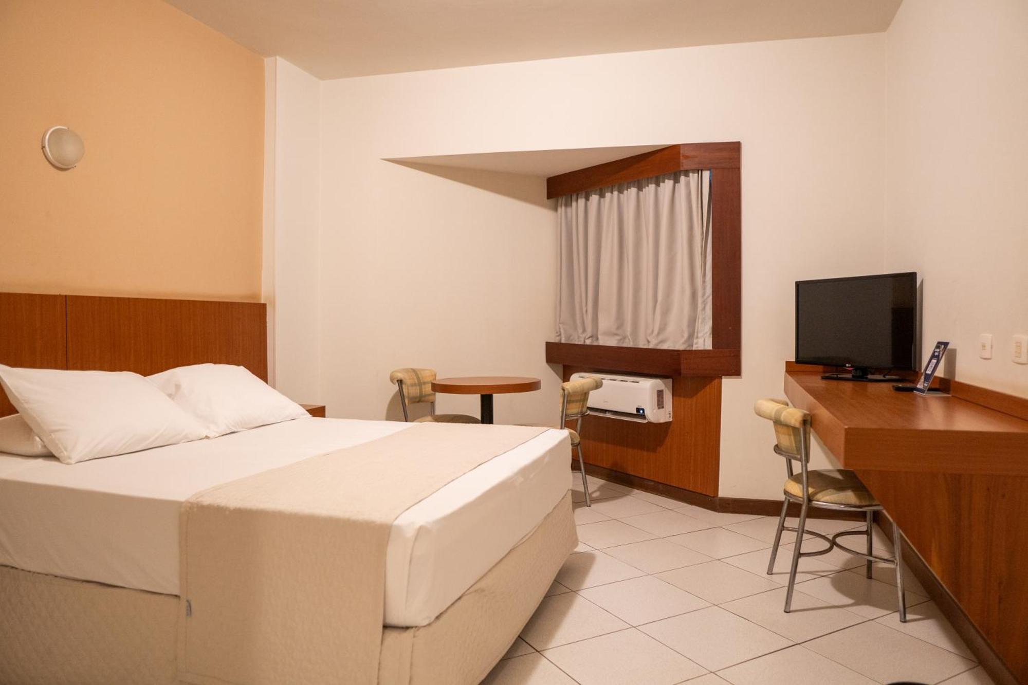 Hotel Caiua Умуарама Екстериор снимка